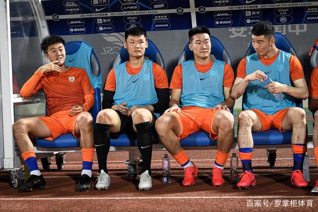 贝弗利：防守我选戈贝尔而不是浓眉 出勤是王道
